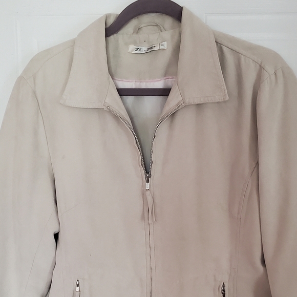 Ze-Ze Jacket - Picture 15 of 16